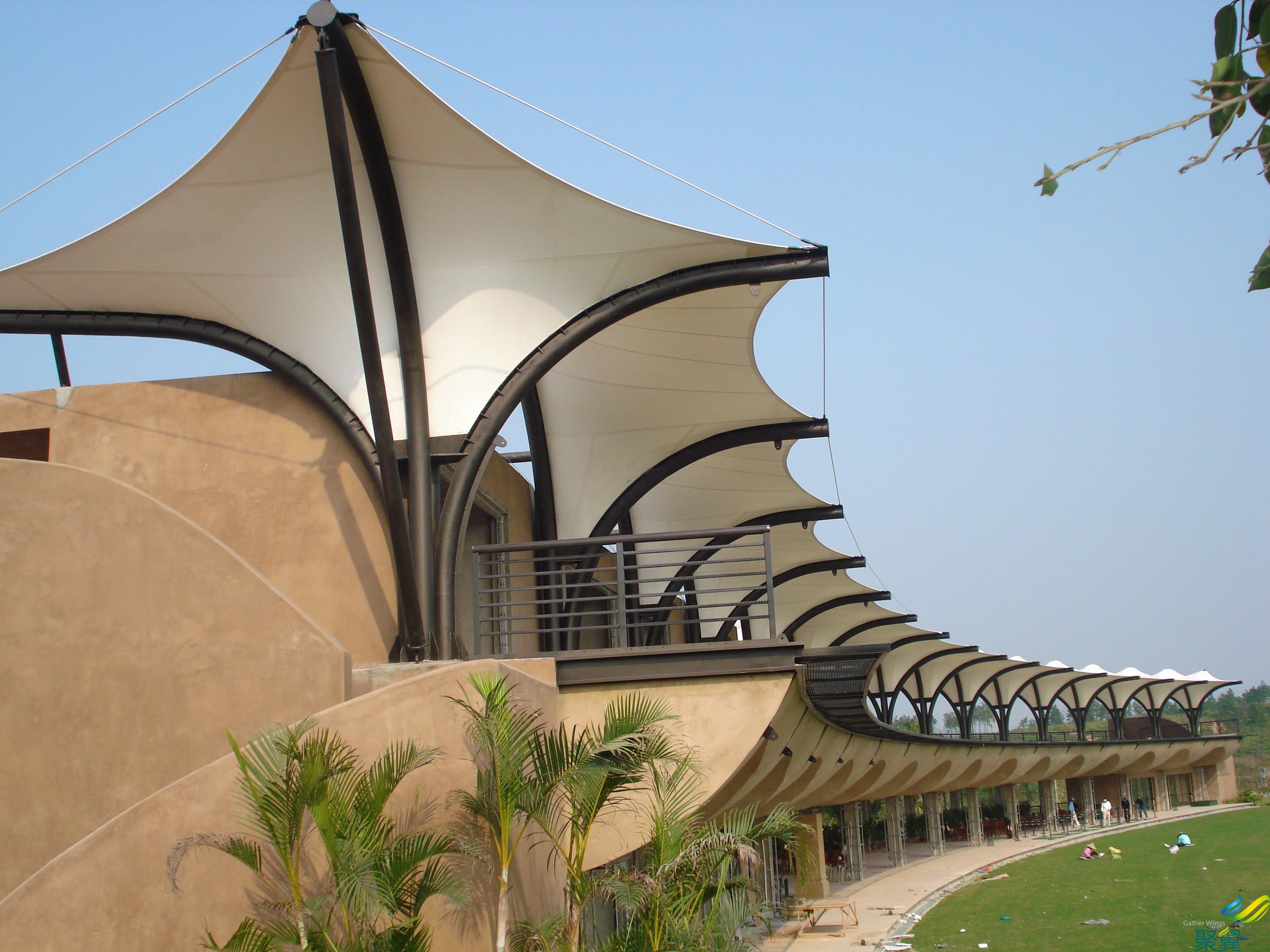 膜結(jié)構(gòu)看球臺（體育膜結(jié)構(gòu)遮陽棚）