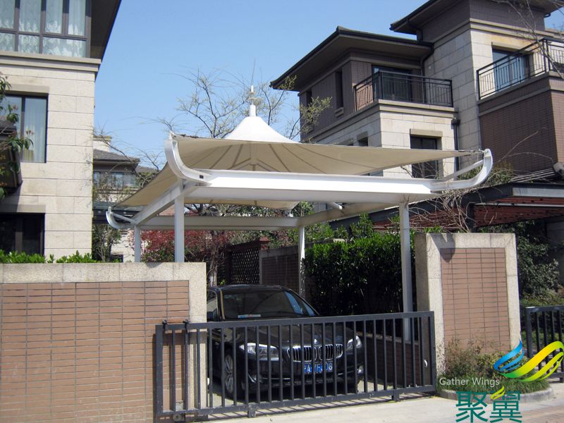 別墅小區(qū)車棚，別墅車棚款式選擇膜結(jié)構(gòu)車棚質(zhì)保30年，采用全進口面料