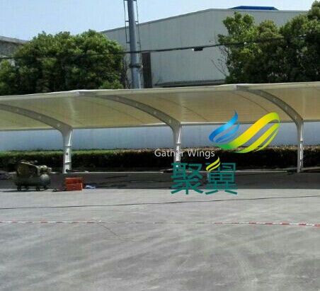 江陰異形鋼膜結(jié)構(gòu)車棚施工案例