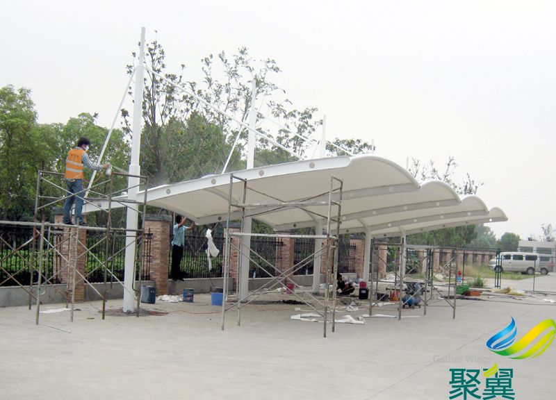 南京膜結(jié)構(gòu)車棚工程案例 商場停車定制安裝 合理占用空間