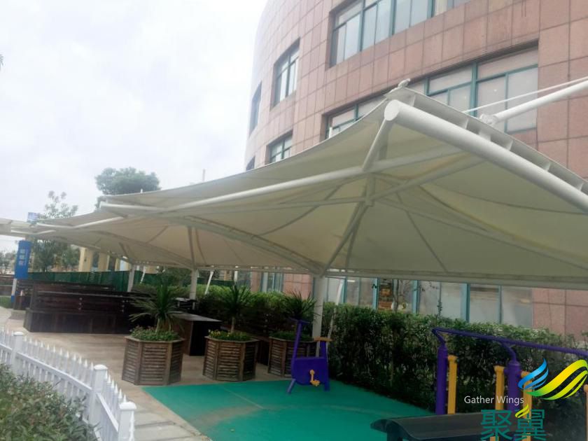 聚翼膜結(jié)構(gòu) 吸煙區(qū)膜結(jié)構(gòu) 膜結(jié)構(gòu)遮陽棚