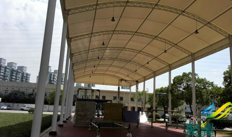 浦東體育館遮陽棚施工案例 膜結(jié)構(gòu)遮陽棚定制 可免費(fèi)測量