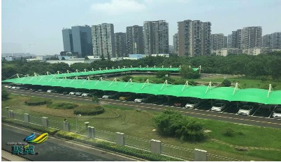 綠色膜結(jié)構(gòu)車棚，膜結(jié)構(gòu)車棚多色，環(huán)繞型大型車棚