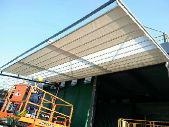 電動伸縮篷增加擴(kuò)展空間-電動伸縮篷制作安裝及特點(diǎn)