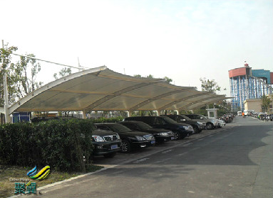 膜結(jié)構(gòu)車棚的五大特點(diǎn)