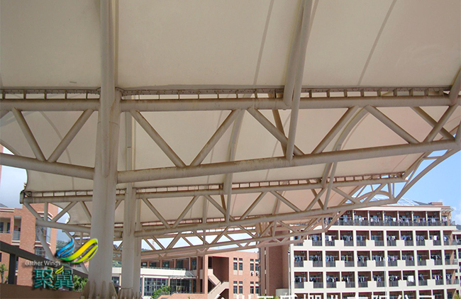 建筑的膜結(jié)構(gòu)停車棚性能優(yōu)良