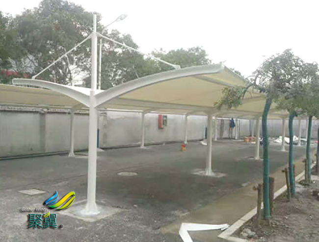 上海膜結(jié)構(gòu)停車棚施工中膜的安裝要點有哪些？