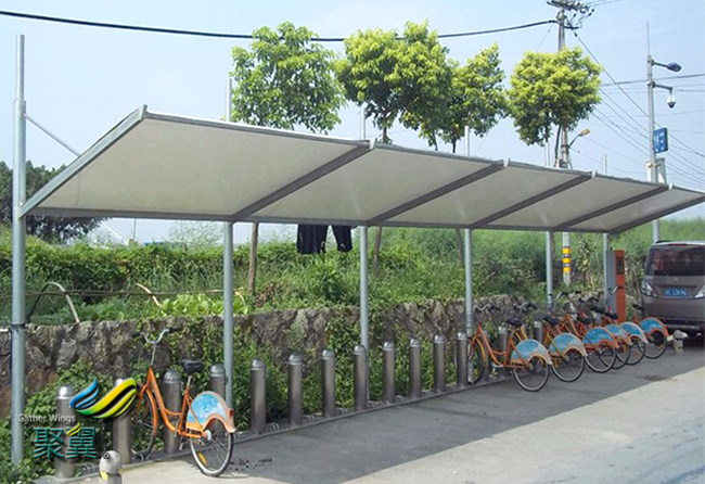景觀組合膜結(jié)構(gòu)車棚能提供豐富多彩的用途
