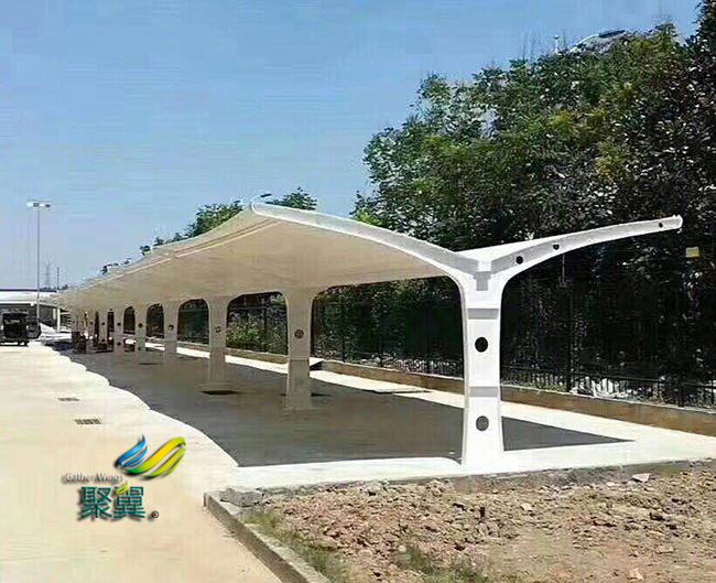 膜結(jié)構(gòu)車棚遮陽防紫外線|膜結(jié)構(gòu)車棚建筑特點(diǎn)