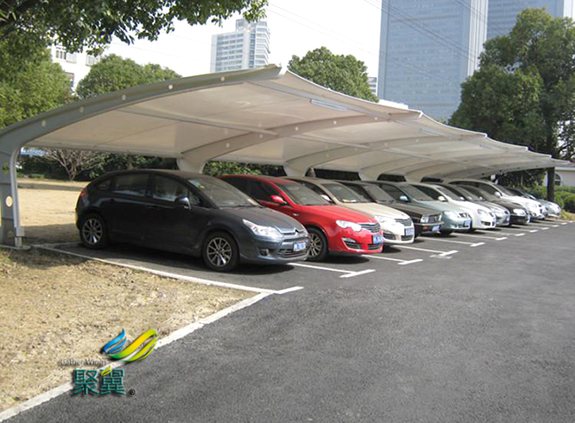  膜結(jié)構(gòu)車棚設(shè)計(jì)時應(yīng)該注意的事項(xiàng)有哪些