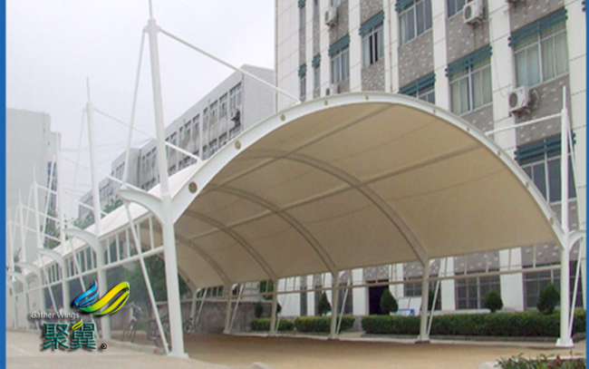 膜結(jié)構(gòu)車棚膜材加工裁剪焊接必要細致