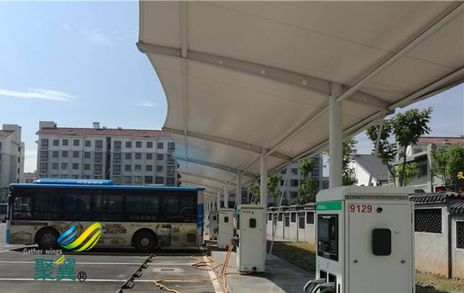 膜結(jié)構(gòu)車(chē)棚張拉膜PVC|膜結(jié)構(gòu)車(chē)棚抗風(fēng)能力