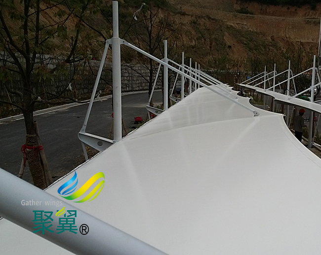 膜結(jié)構(gòu)車棚傳統(tǒng)建筑外新選擇|膜結(jié)構(gòu)車棚大跨度