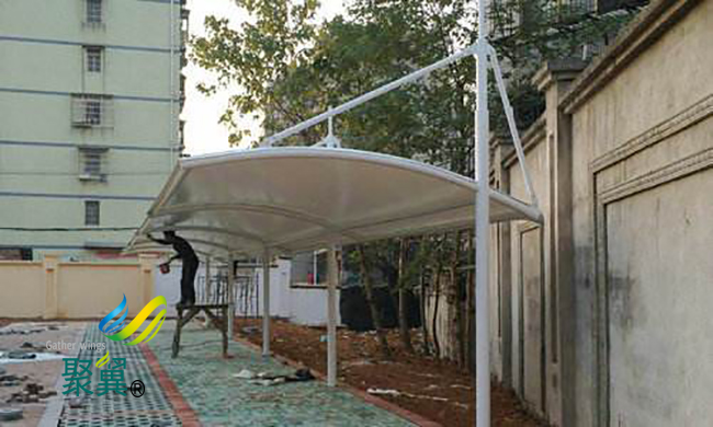 膜結(jié)構(gòu)車棚純直線建筑風(fēng)格|膜結(jié)構(gòu)車棚布置方式