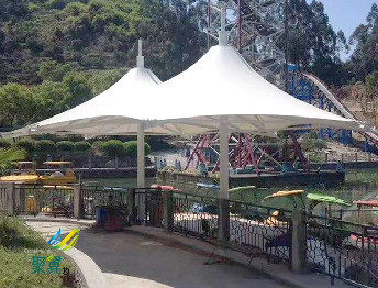   膜結(jié)構(gòu)膜傘透光率達(dá)15%|膜傘形式簡(jiǎn)潔