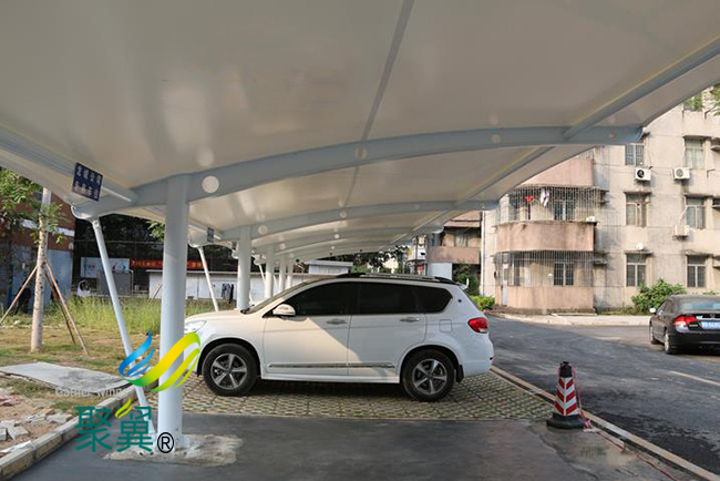 膜結(jié)構(gòu)車棚使用高強(qiáng)復(fù)合材料|膜結(jié)構(gòu)車棚設(shè)計簡便