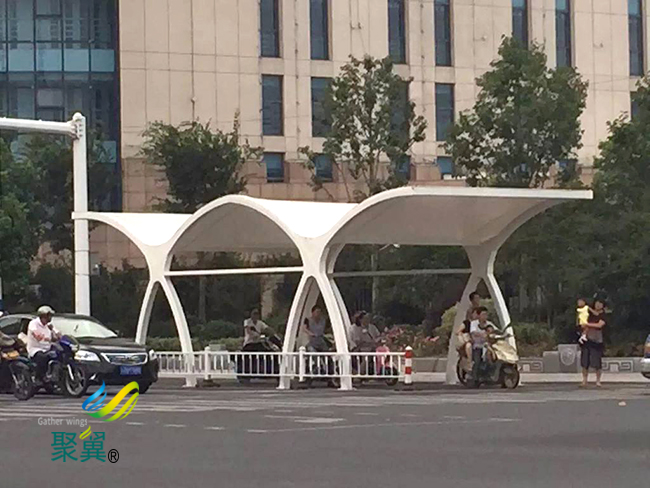 上海鋼結(jié)構(gòu)車棚停車棚自潔性好|汽車棚藝術(shù)好