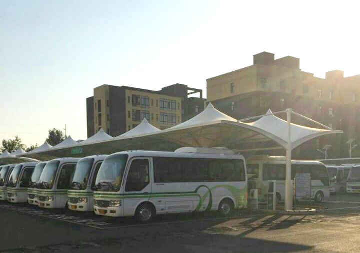 上海膜結(jié)構(gòu)車棚公司加工公交站膜結(jié)構(gòu)充電樁停車棚價(jià)格