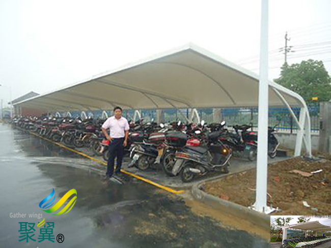 武漢汽車膜結(jié)構(gòu)自行停車棚膜體安裝工程