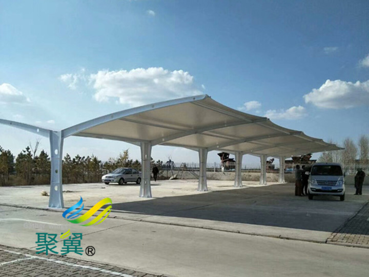 如何選擇膜結(jié)構(gòu)（車棚）膜材|聚翼膜結(jié)構(gòu)車棚工程公司